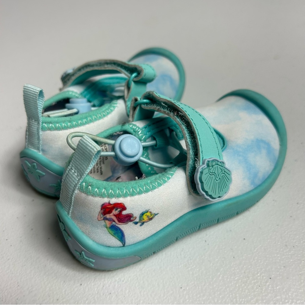 Disney Size 5 Girls Baby Used Swimming Shoes
